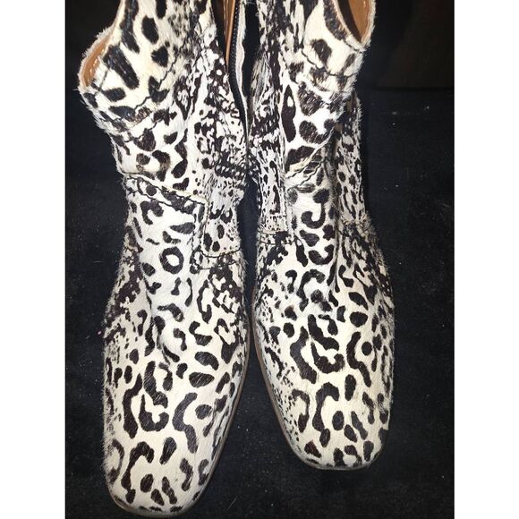 Zodiac Lennon Booties - Picture 6 of 7